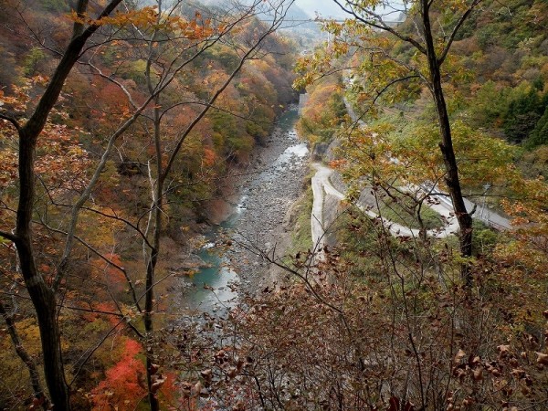 吾妻渓谷のダムサイト予定地　見晴台からの眺望　2013年11月9日